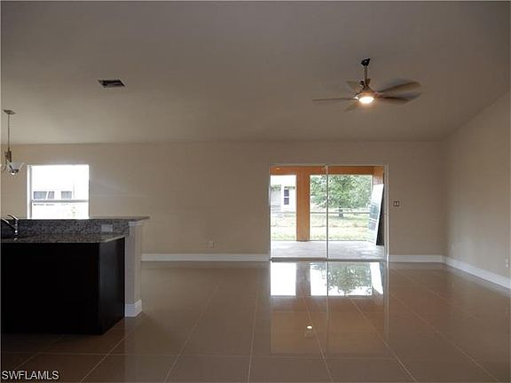 4th image of 3036 NW 6th Ave