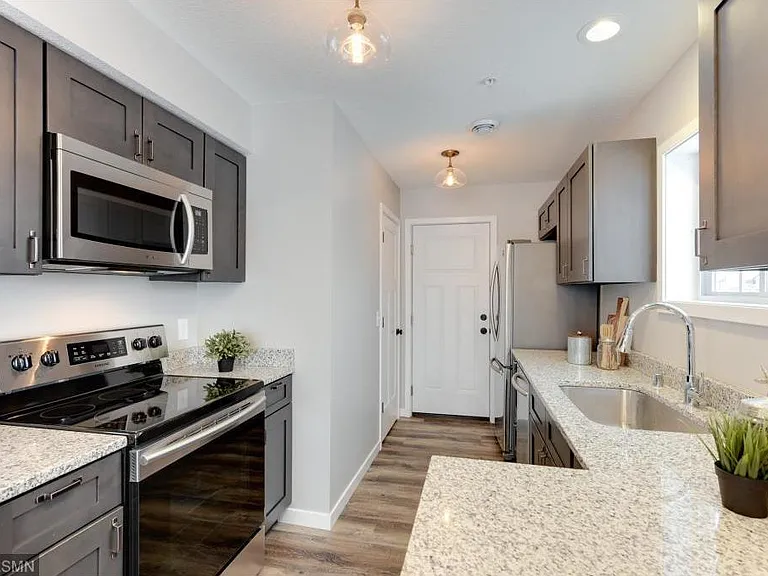 25879 Cardinal St — Photo 14