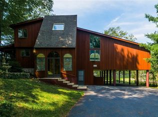 17 Riverside Dr, Waterford, CT 06385