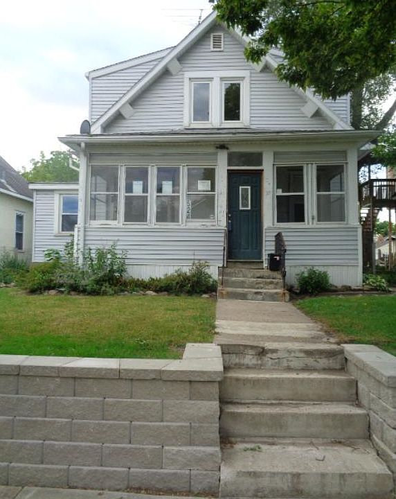 1st image of 524 1st Ave S