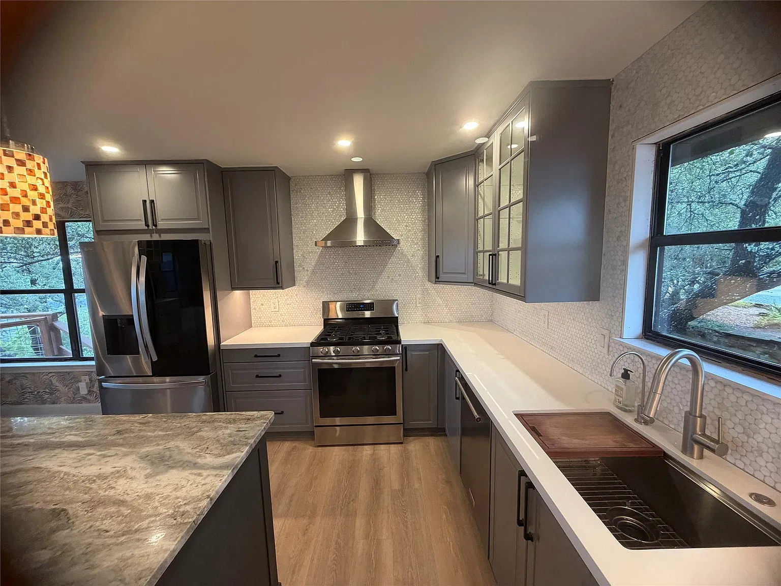 3 bed, 2.5 bath, 2638 sqft, $3,750 — Photo 4