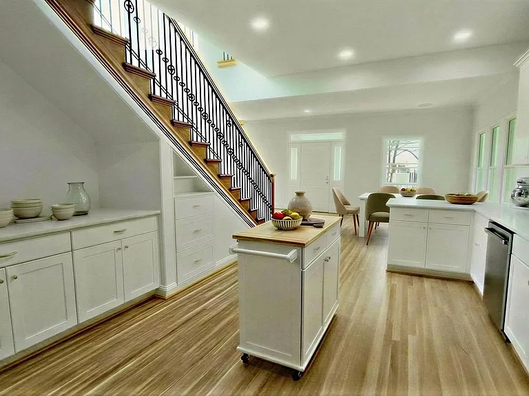 804 E Dean Keeton St — Photo 6