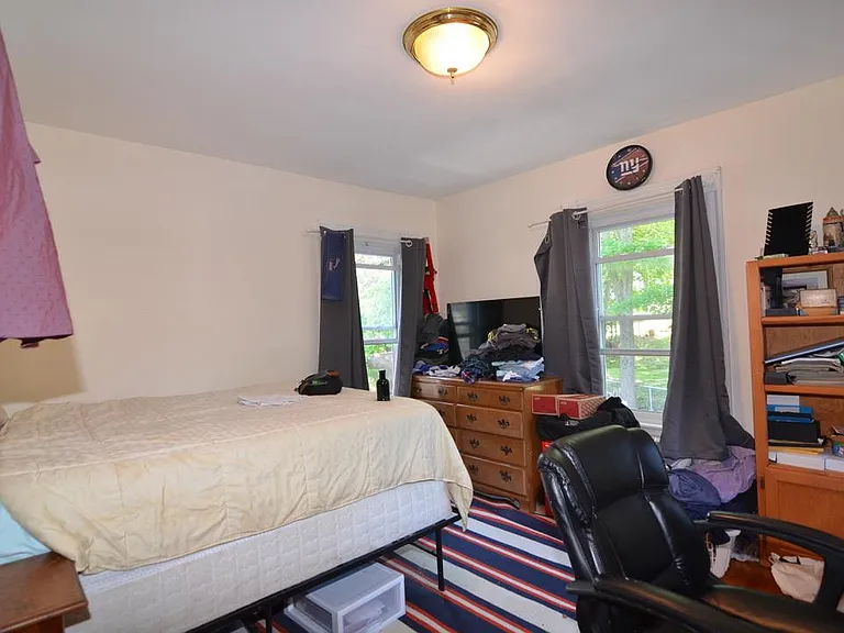 308 Belmont St — Photo 8