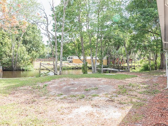 5th image of 322 Tarpon Blvd