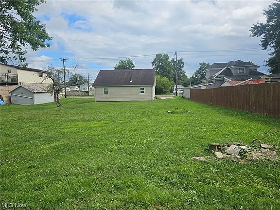 2nd image of 1006 Broadway Ave