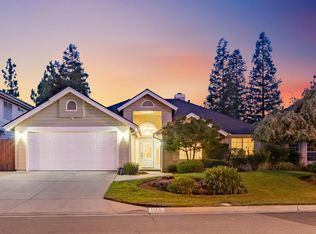 1155 E Woodhaven Ln, Fresno, CA 93720