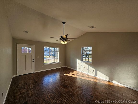 5th image of 526 S Maryland Ave