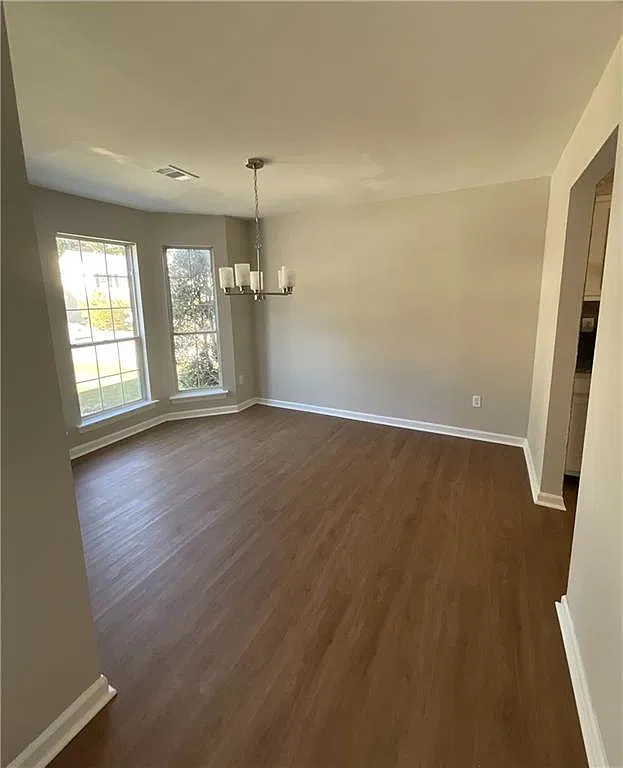 4 bed, 2.5 bath, 2090 sqft, $2,300 — Photo 2