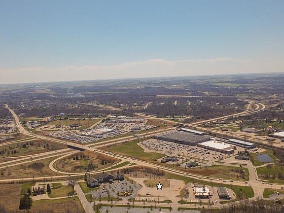 5th image of 2588 Manitowoc Rd