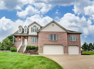 765 E Eva Cir, Springfield, OH 45504