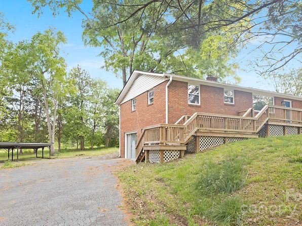 647 Fisher St, Concord, NC 28027