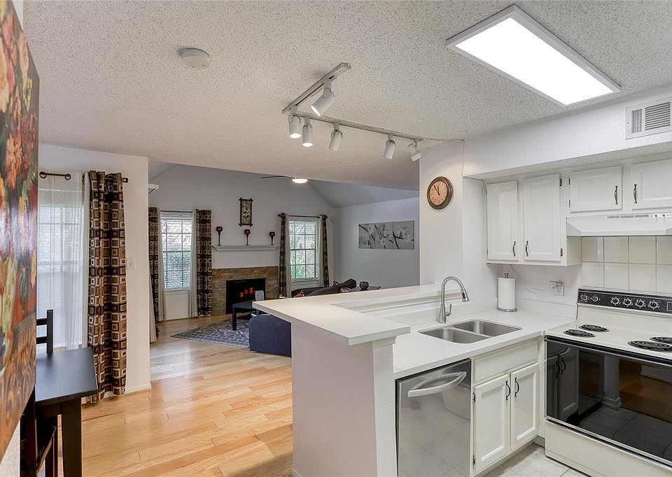 1st image of 2300 Old Spanish Trl APT 1033