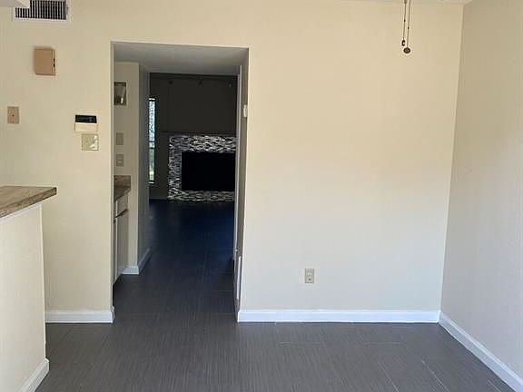 4th image of 3901 Woodchase Dr Unit 13