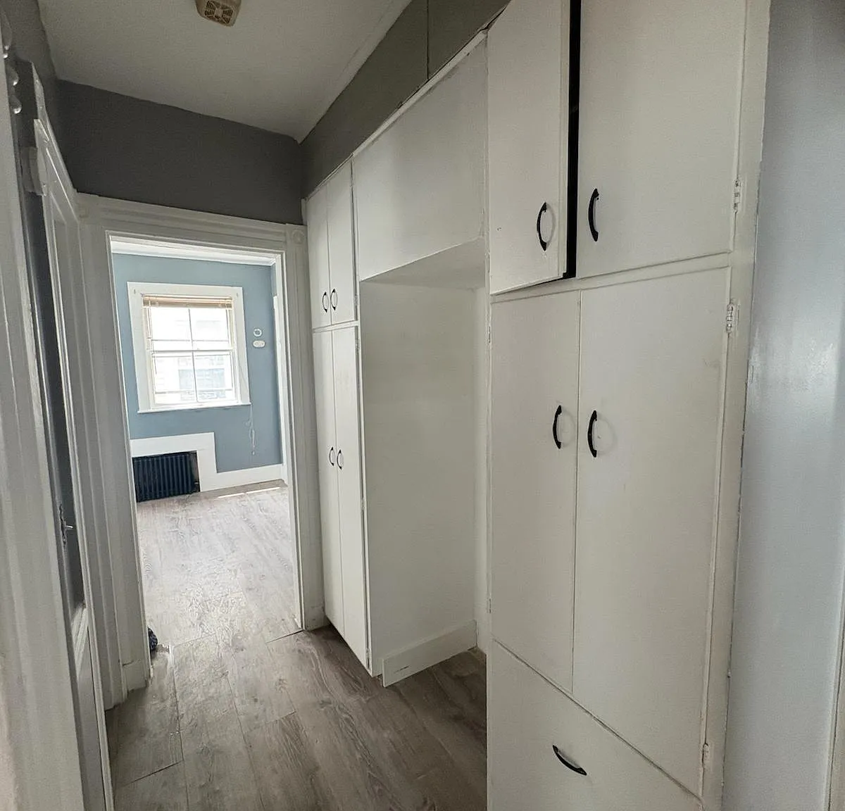 4 bed, 1.0 bath, 3845 sqft, $2,495 — Photo 3