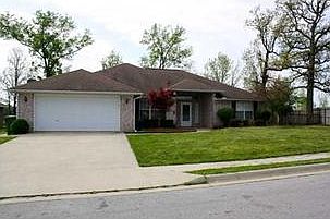 1st image of 800 E Sandlewood Dr