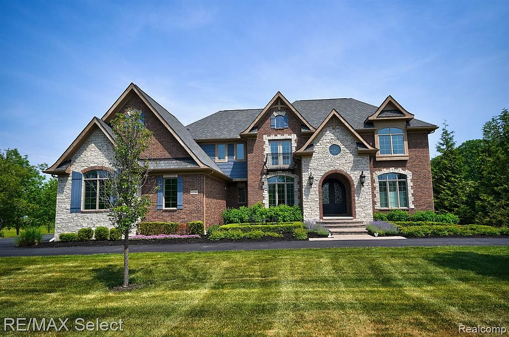 8298 Misty Mdws, Grand Blanc, MI 48439 Zillow