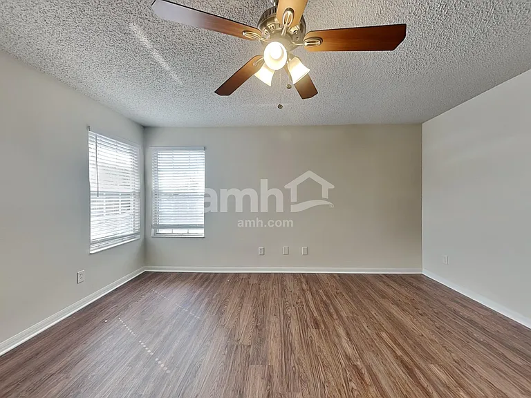 18212 Holly Hills Way — Photo 22