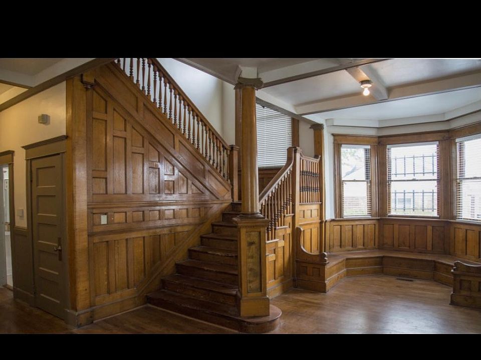 1st image of 367 Boyd St #1