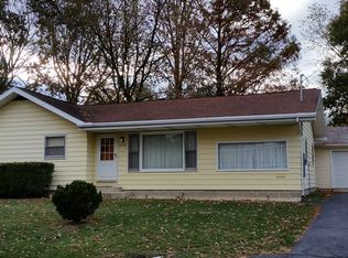 1020 13th St, Charleston, IL 61920