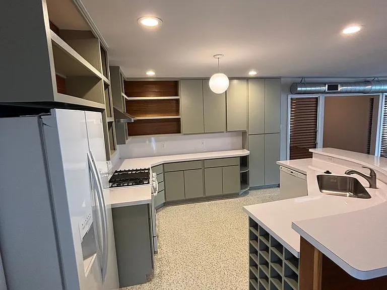 442 E Huisache Ave #A — Photo 1