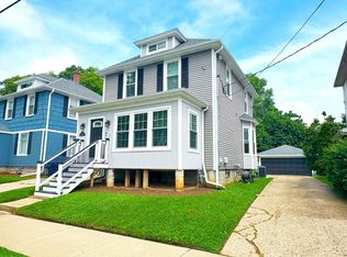 1107 Palmer Pl, Waukegan, IL 60085