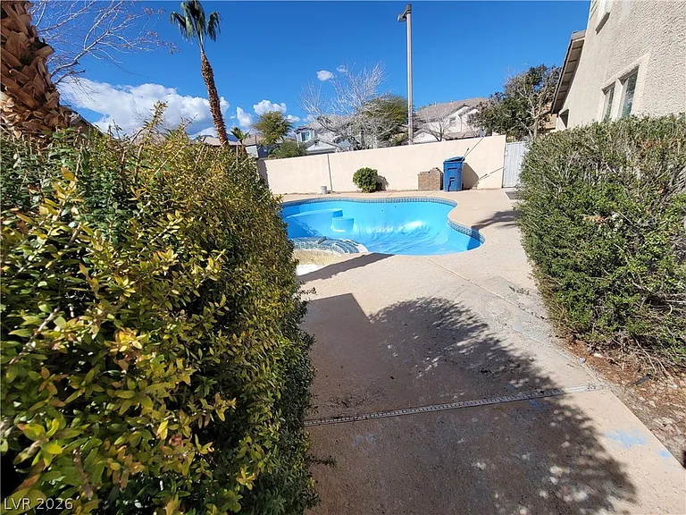 10799 Flame Vine Ct — Photo 11