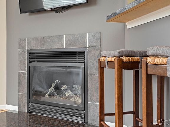 5th image of 14351 Vauxhall Dr #116