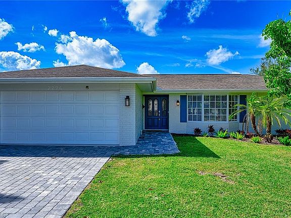 4th image of 2294 Poinciana ST