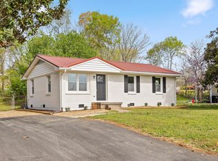 6905 Love Ln, Hixson, TN 37343