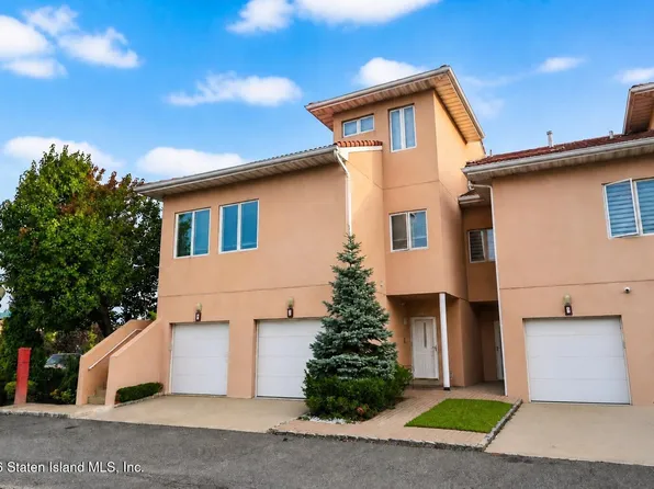 5 Harbour Ct, Staten Island, NY 10308