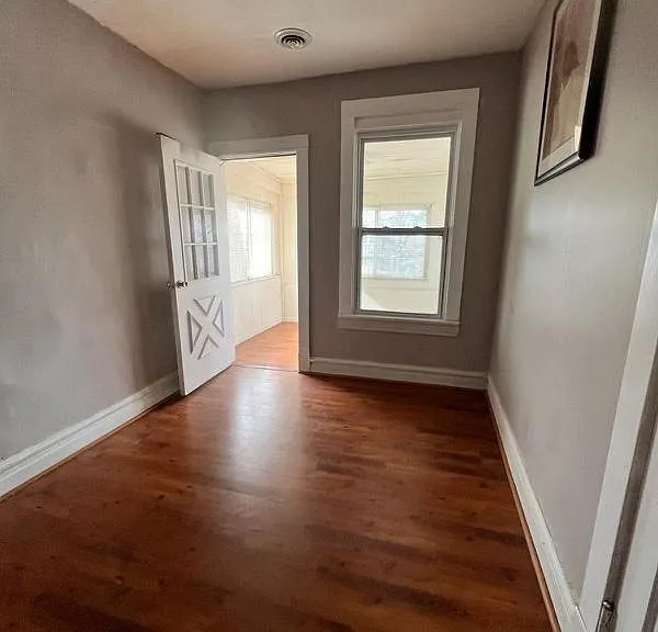 1129 S Kingshighway Blvd — Photo 7