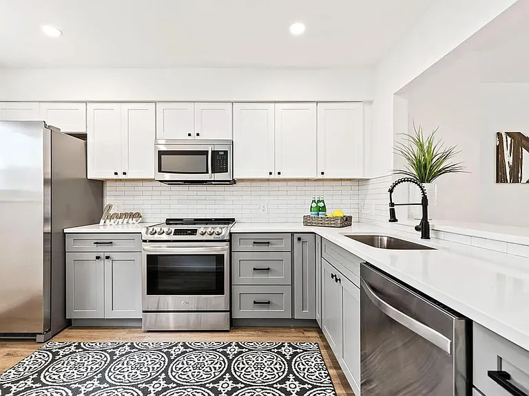 929 N Washington St #4 — Photo 8
