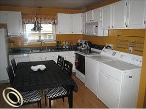 4th image of 3981 Ziegler St