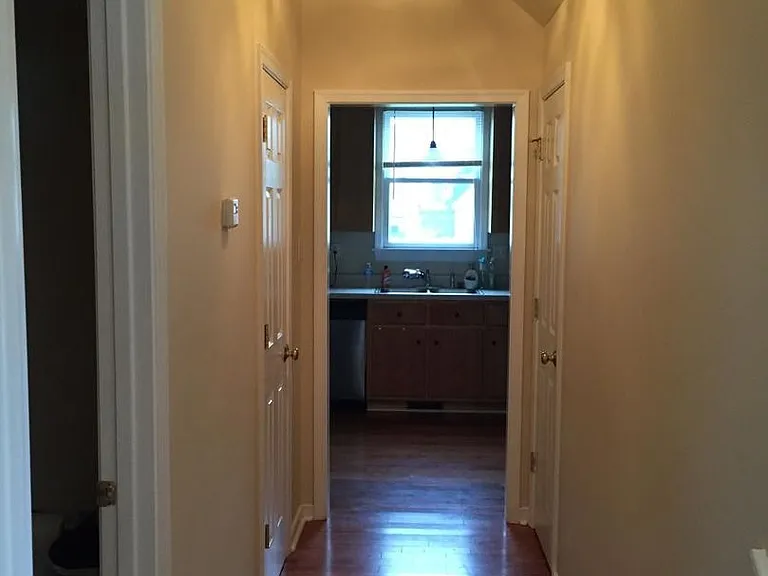 731 W Leigh St — Photo 2