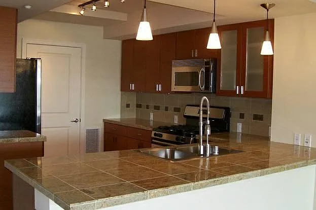 819 Virginia St #COSMOPOLITAN — Photo 7