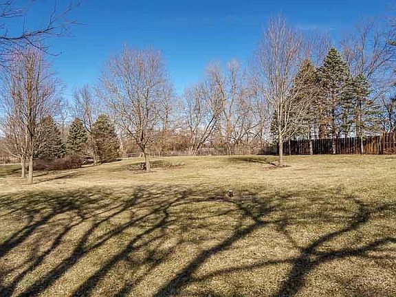 5th image of 1901 East Colley Road