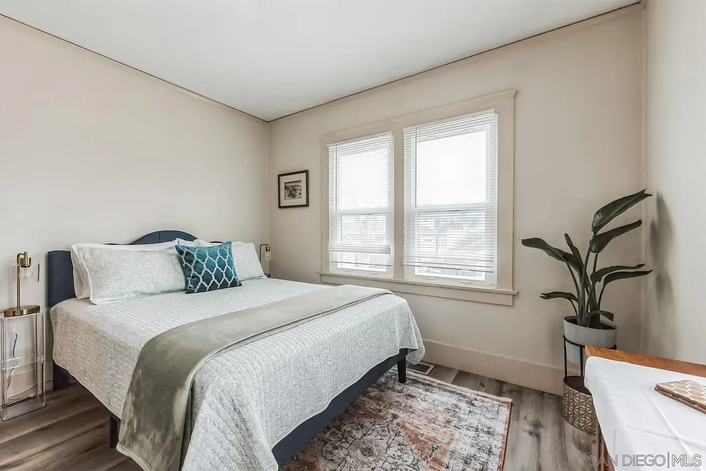2 bed, 1.0 bath, 788 sqft, $5,950 — Photo 4