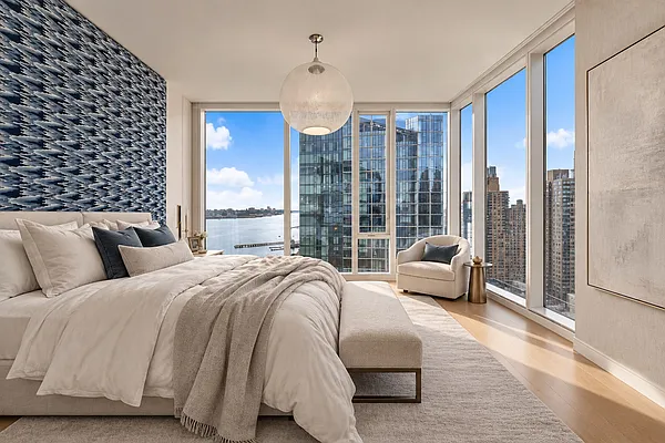 Bedroom, photo 1