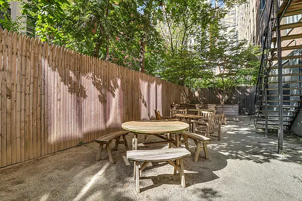 Rented by Compass | media 9