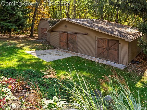 4th image of 175 Barr Rd