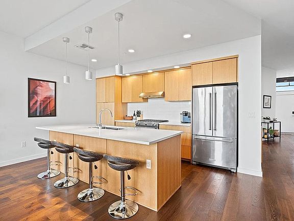 5th image of 1322 E 12th St #406