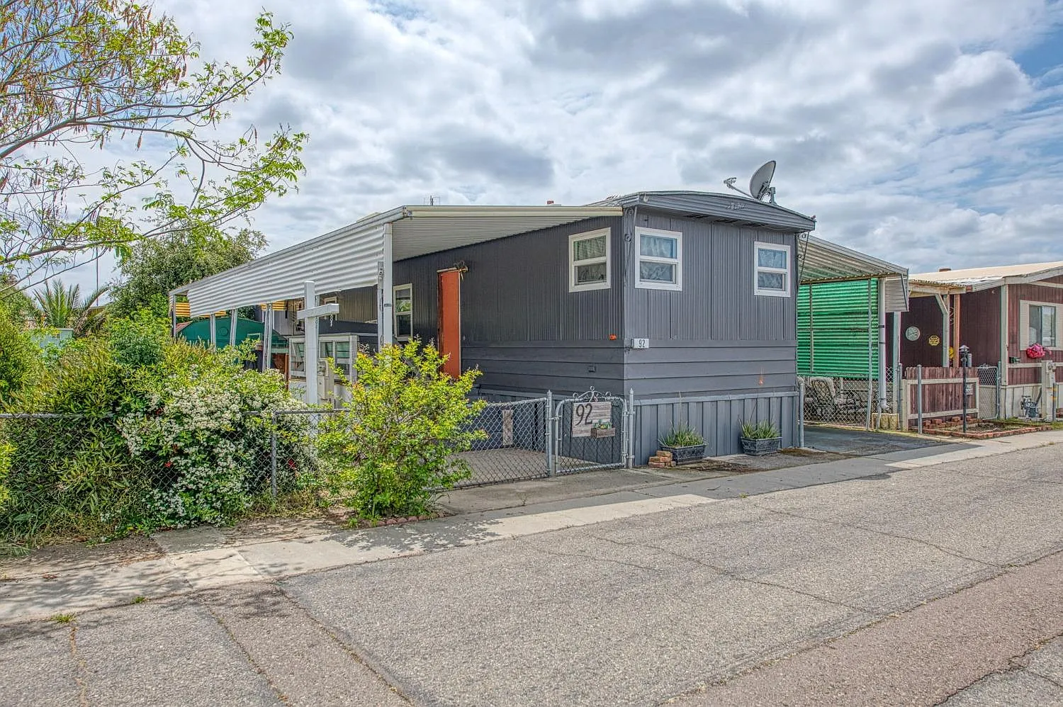 7676 N Fresno St Space 92 photo 1