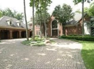 5746 Lake Ridge Dr, Brighton, MI 48116