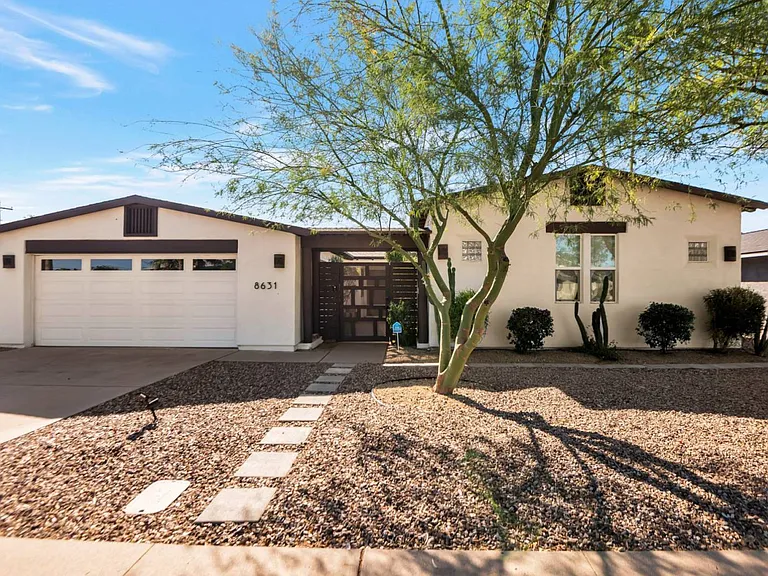 8631 E Berridge Ln — Photo 13
