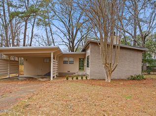 3975 Roxbury Rd, Jackson, MS 39211