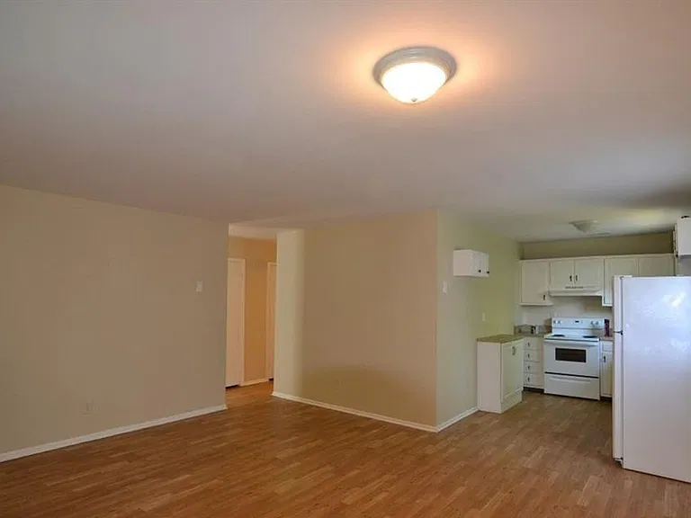 7200 Longstreet Dr — Photo 4