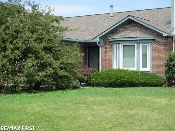 45504 Dover Dr #6-2, Macomb, MI 48044