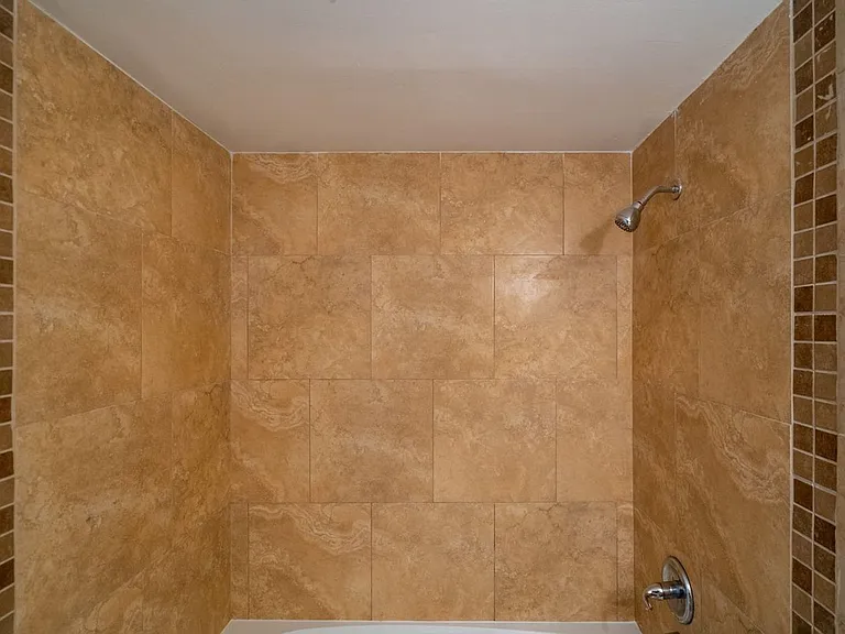 608 Ixoria Ave #A3 — Photo 5