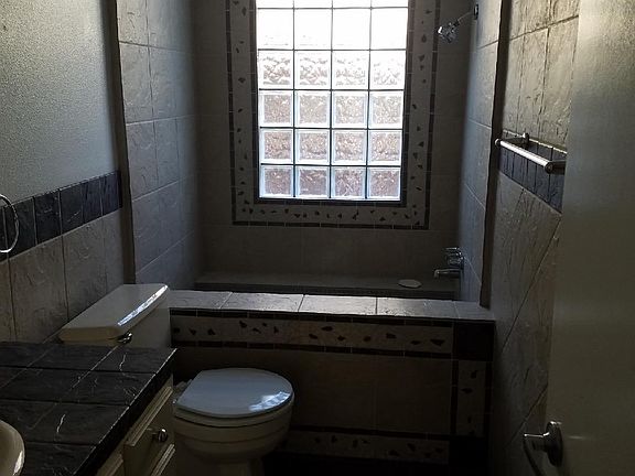 5th image of 2215 E Princeton Ave