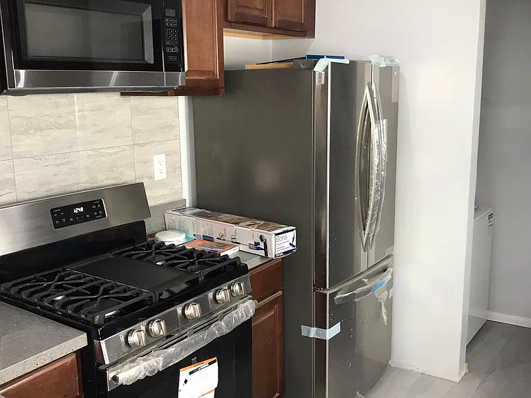 1123 S Cloverdale Ave — Photo 5